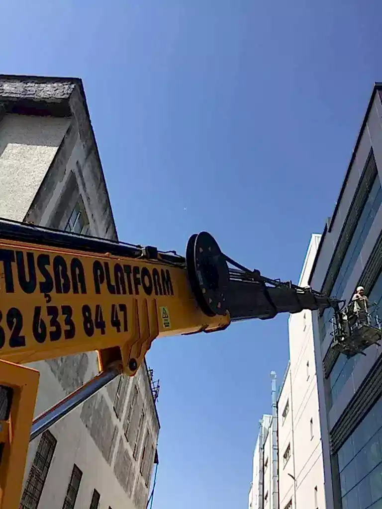 Dış Cephe Cam Temizliği Nasıl Yapılır?