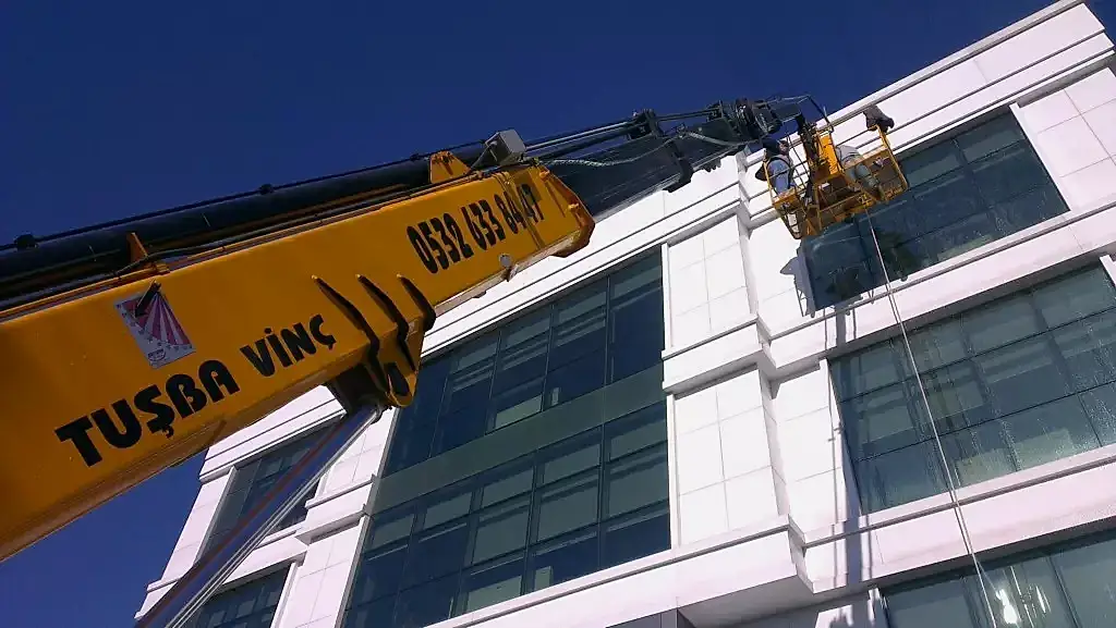 Dış Cephe Cam Temizliği Nasıl Yapılır?